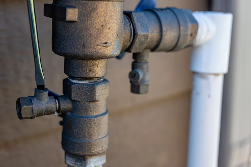 Outdoor backflow prevention valves