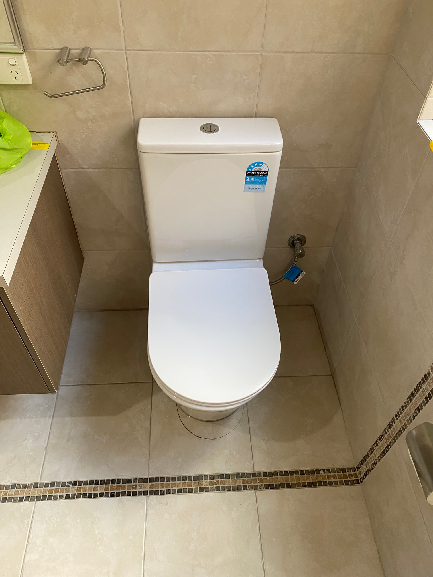 How much does it cost to replace a toilet in Perth? 1 Newly installed replacement toilet suite in Ascot