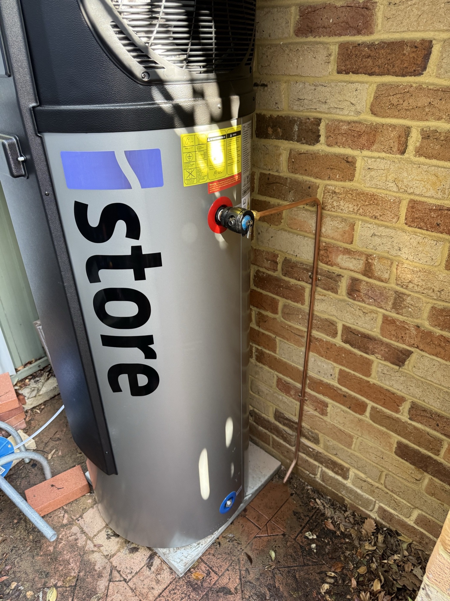 How much does it cost to replace a hot water system? 2 mountclaremont 4 istore close